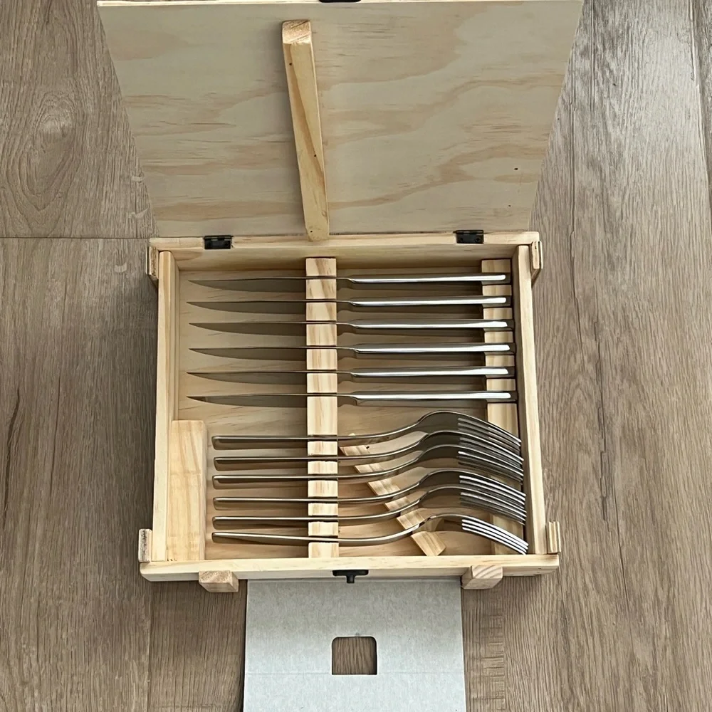 ZWILLING Henckels STAINLESS STEEL STEAK 12-PC Knives and Forks‎ IN WOOD Box